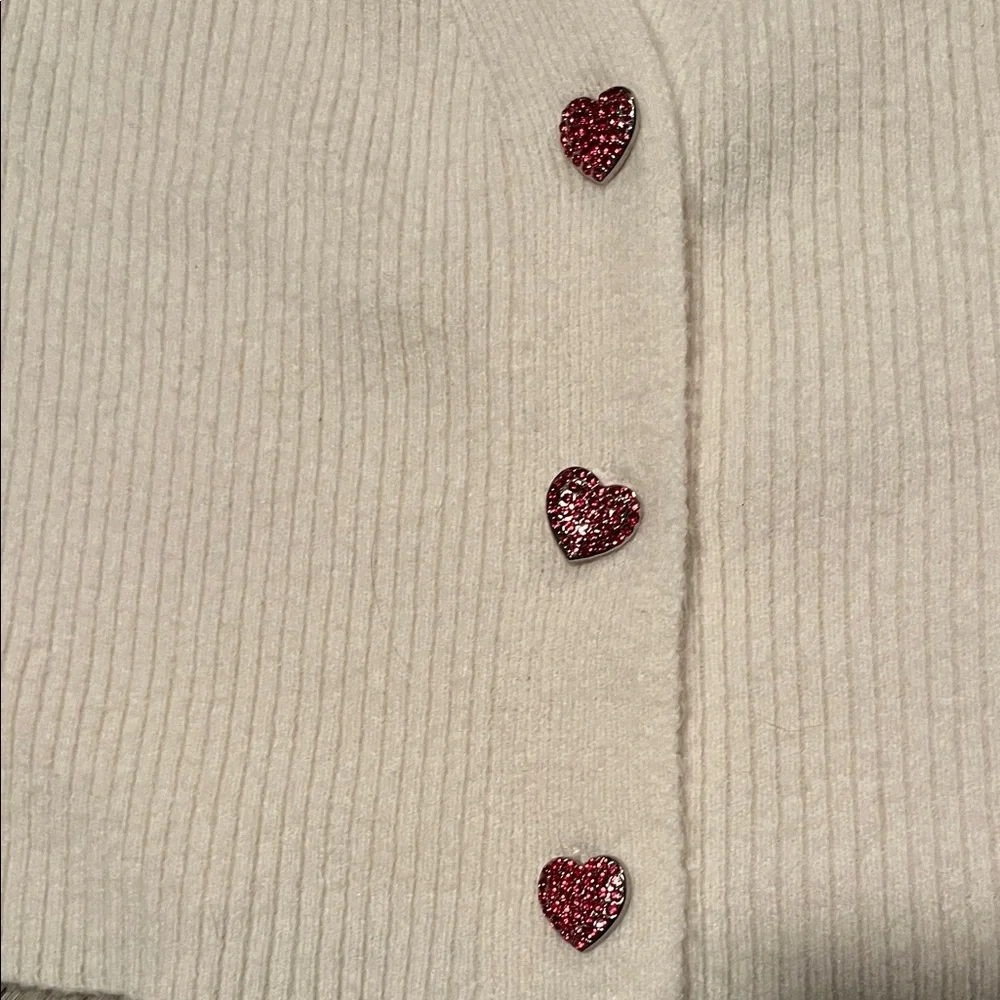 Elegant Cream Cardigan with Heart Buttons - Picture 3 of 8